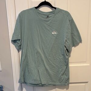 Nike Men’s Light Sage Green Short Sleeve Tee